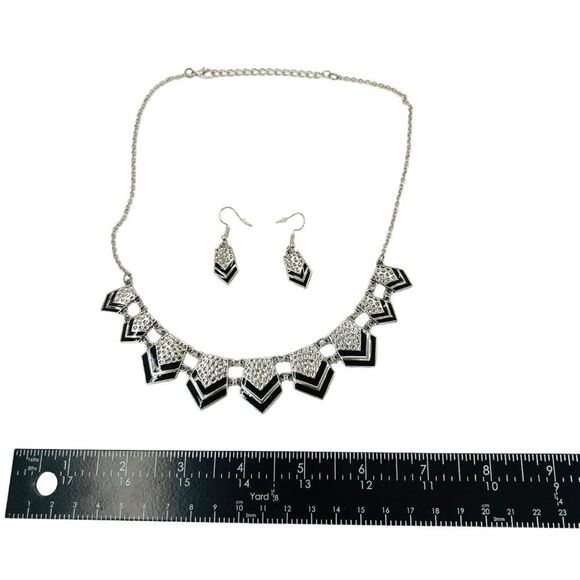 Hammered Silver-Tone Geometric Black Striped Necklace & Earring Set - Picture 13 of 14